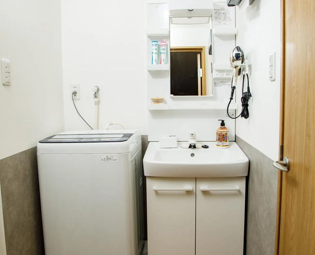 Appartement 梅田まで電車で5分 2024年フルリフォーム 雰囲気の良い商店街を満喫 コンビニとカフェまで徒歩1分 建物2階 à Ōsaka